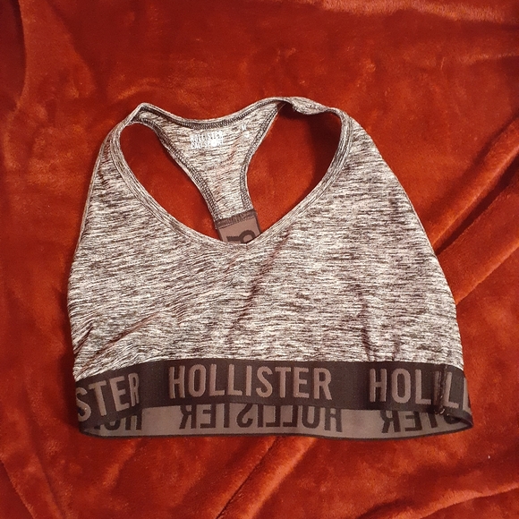 Hollister Other - Medium Hollister sports bra